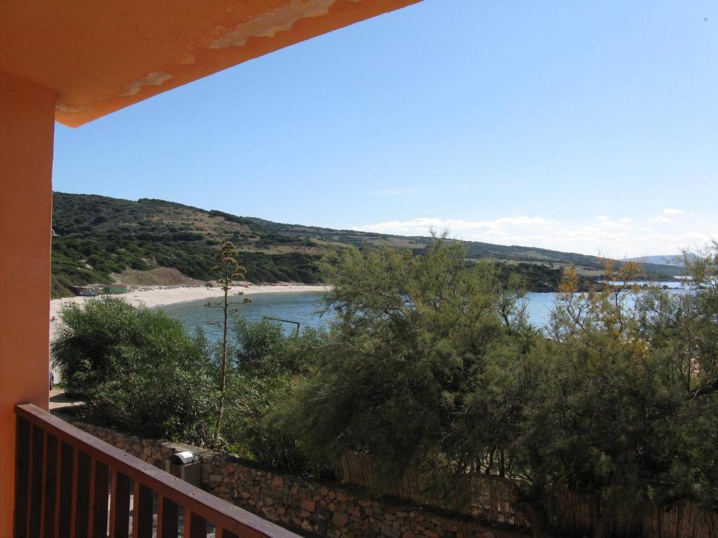 Borgo Spiaggia Vista Mare Isola Rossa Exterior foto