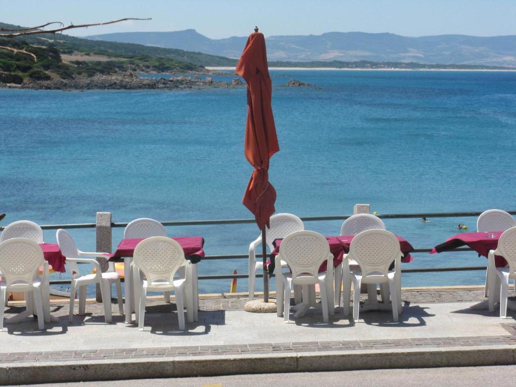 Borgo Spiaggia Vista Mare Isola Rossa Exterior foto